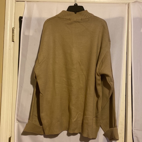 Tan thick sweater - Picture 2 of 3